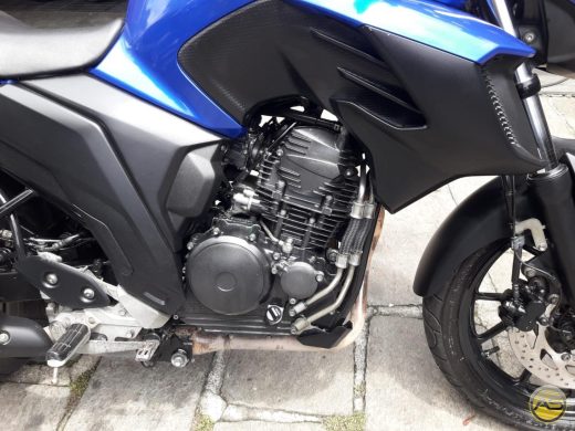 YAMAHA MT-03 - foto 3