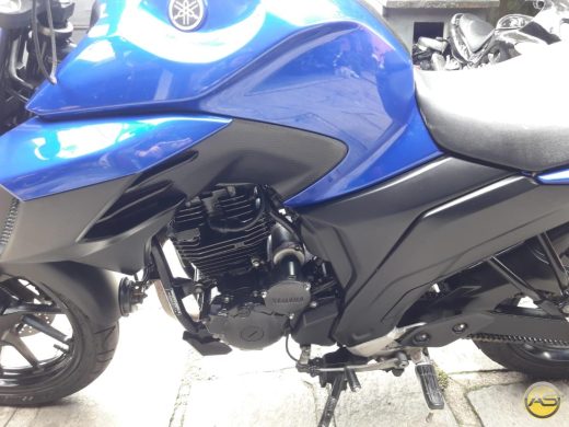 YAMAHA MT-03 - foto 5