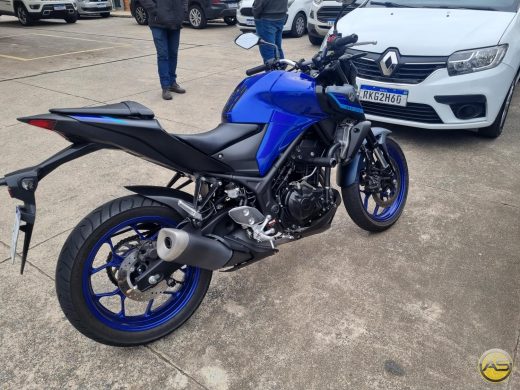 YAMAHA MT-03 - foto 5