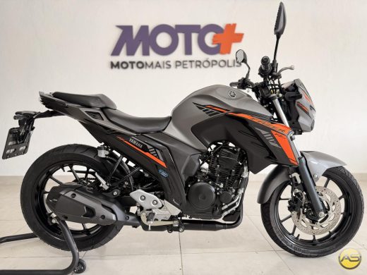YAMAHA FZ25 - foto 2