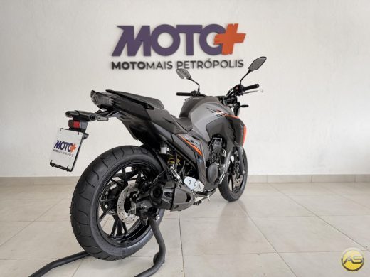 YAMAHA FZ25 - foto 3