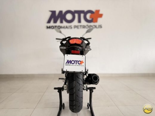 YAMAHA FZ25 - foto 4