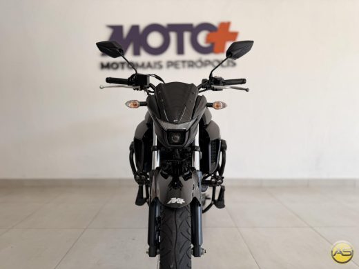 YAMAHA FZ25 - foto 8