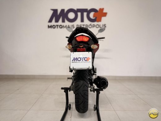 YAMAHA FZ25 - foto 4