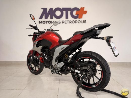 YAMAHA FZ25 - foto 5