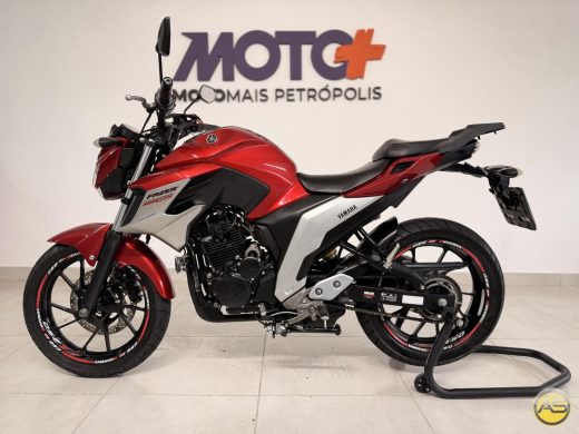 YAMAHA FZ25 - foto 6