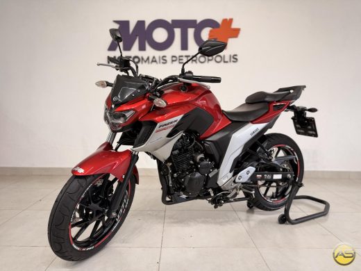 YAMAHA FZ25 - foto 7