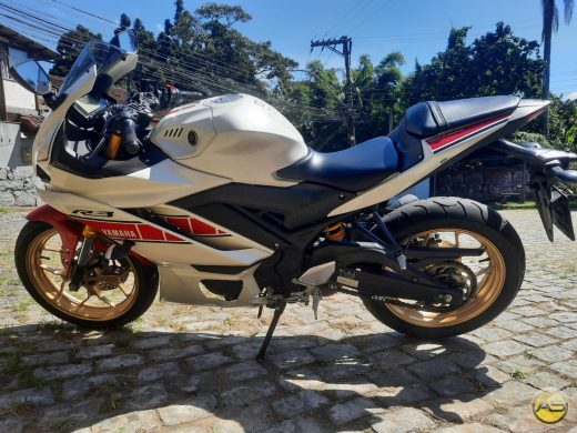 YAMAHA YZF R3 - foto 2