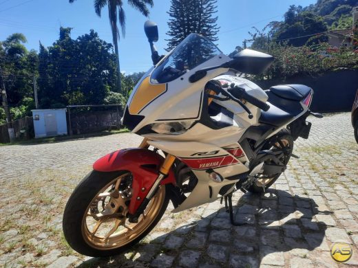 YAMAHA YZF R3 - foto 3