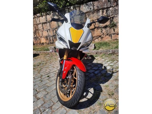 YAMAHA YZF R3 - foto 4