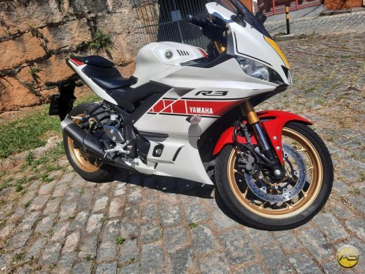 YAMAHA YZF R3 - foto 7
