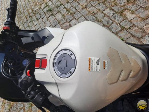 YAMAHA YZF R3 - foto 8