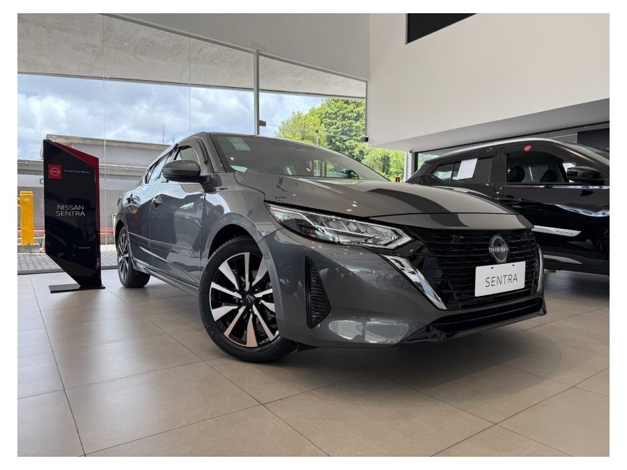 NISSAN Sentra - foto 1
