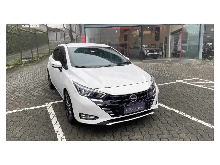 NISSAN Versa - foto 1