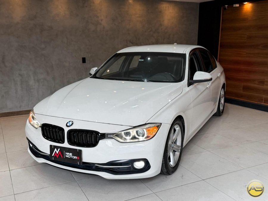 BMW 320i - foto 1