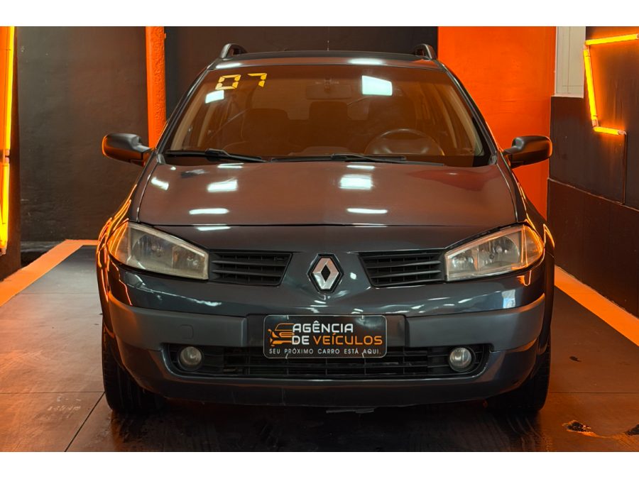 RENAULT Mégane - foto 1