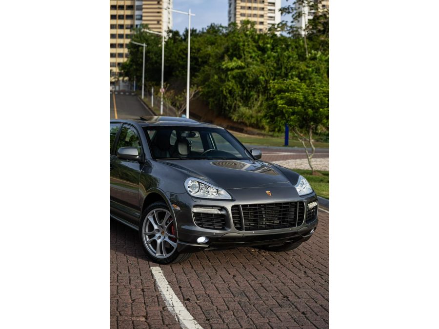 PORSCHE Cayenne - foto 1