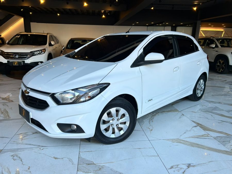 CHEVROLET Onix - foto 1
