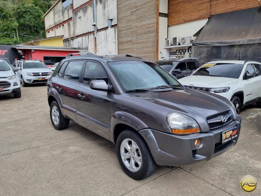 HYUNDAI Tucson - foto 1