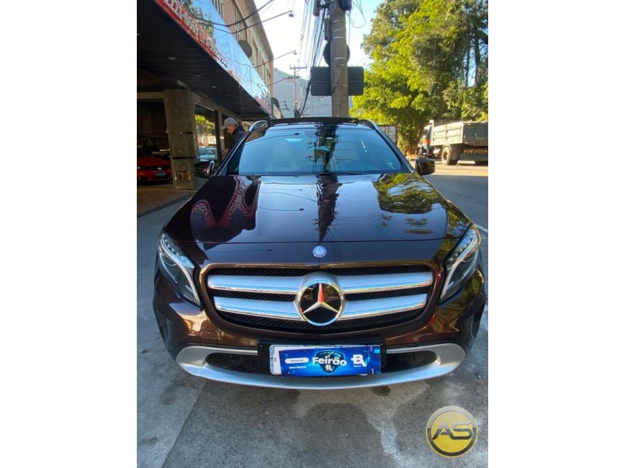 MERCEDES-BENZ GLA 200 - foto 1