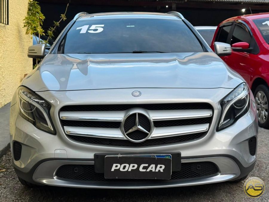 MERCEDES-BENZ GLA 200 - foto 1