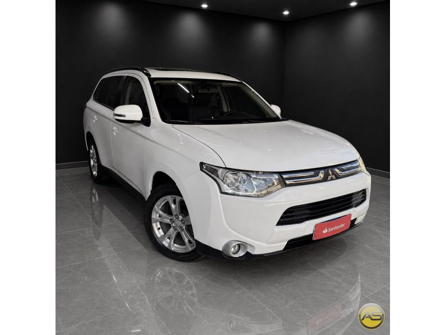 MITSUBISHI Outlander - foto 1