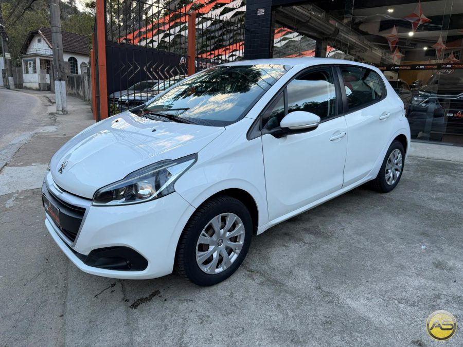 PEUGEOT 208 - foto 1