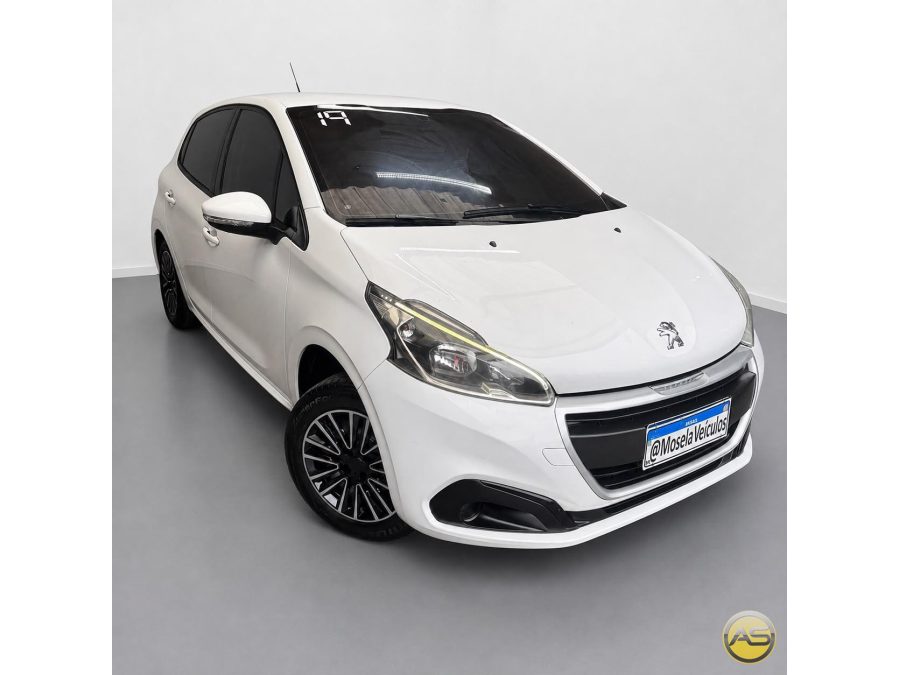 PEUGEOT 208 - foto 1