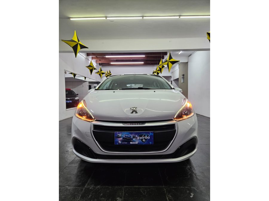 PEUGEOT 208 - foto 1