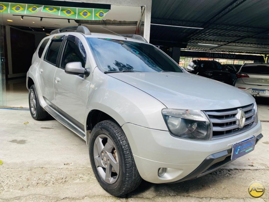 RENAULT Duster - foto 1