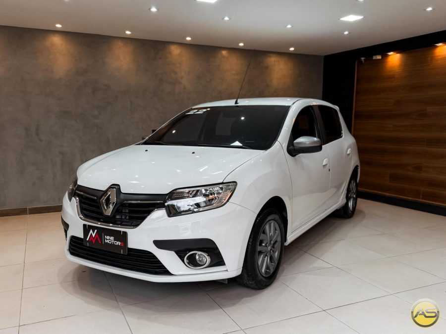 RENAULT Sandero - foto 1