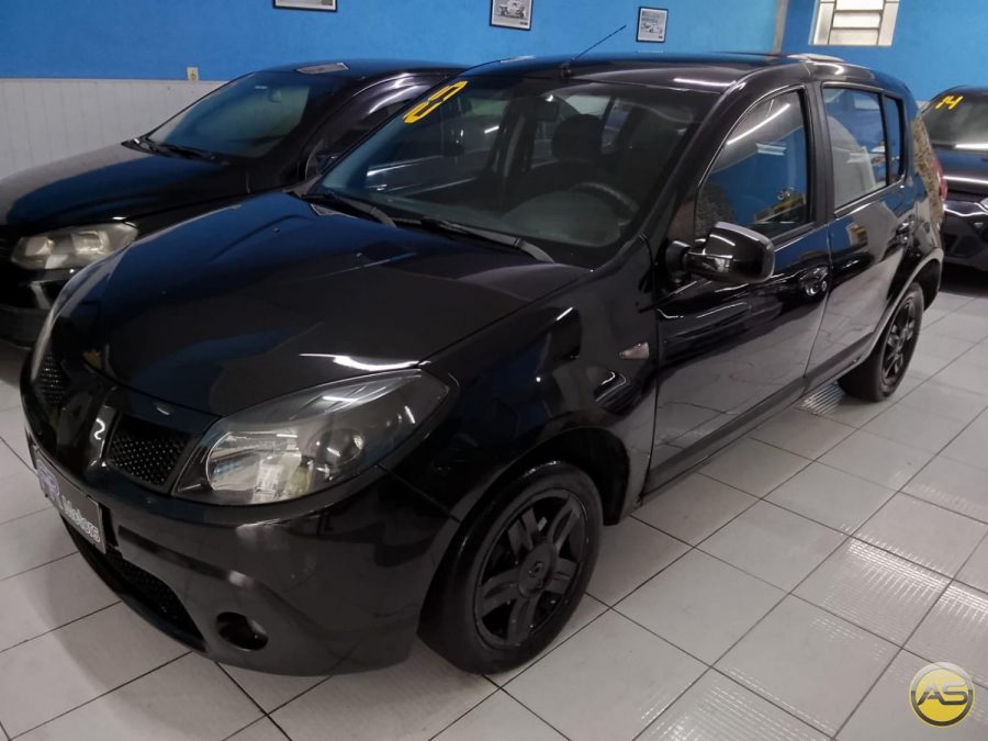 RENAULT Sandero - foto 1