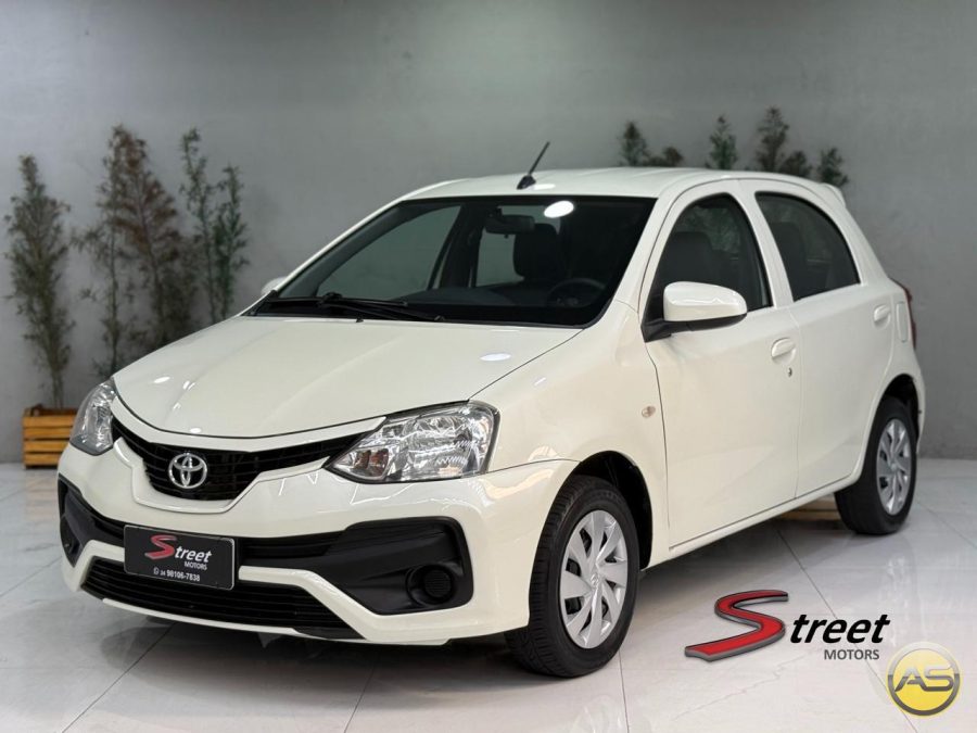 TOYOTA Etios - foto 1