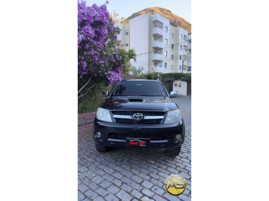 TOYOTA Hilux - foto 1