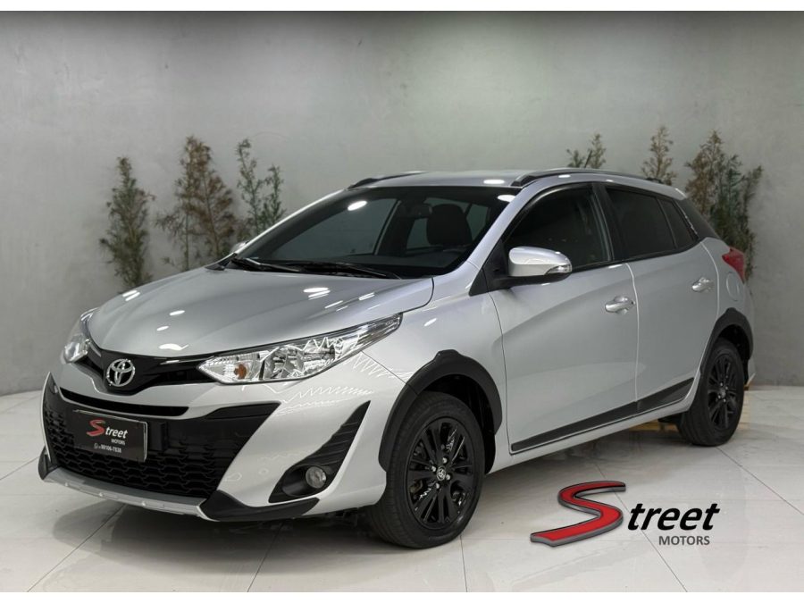 TOYOTA YARIS - foto 1