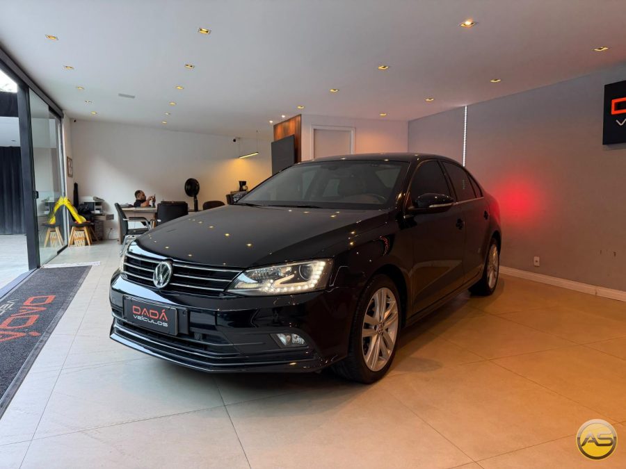 VOLKSWAGEN Jetta - foto 1