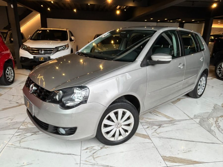 VOLKSWAGEN Polo - foto 1
