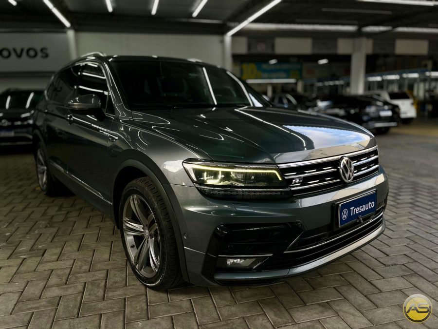 VOLKSWAGEN Tiguan - foto 1