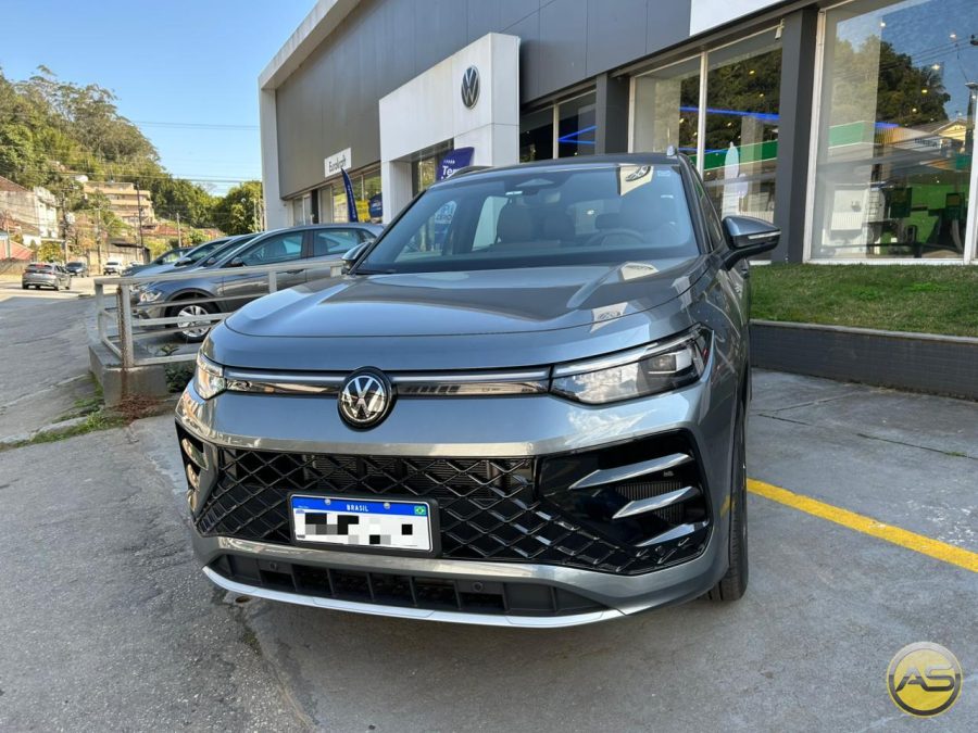 VOLKSWAGEN Tiguan - foto 1