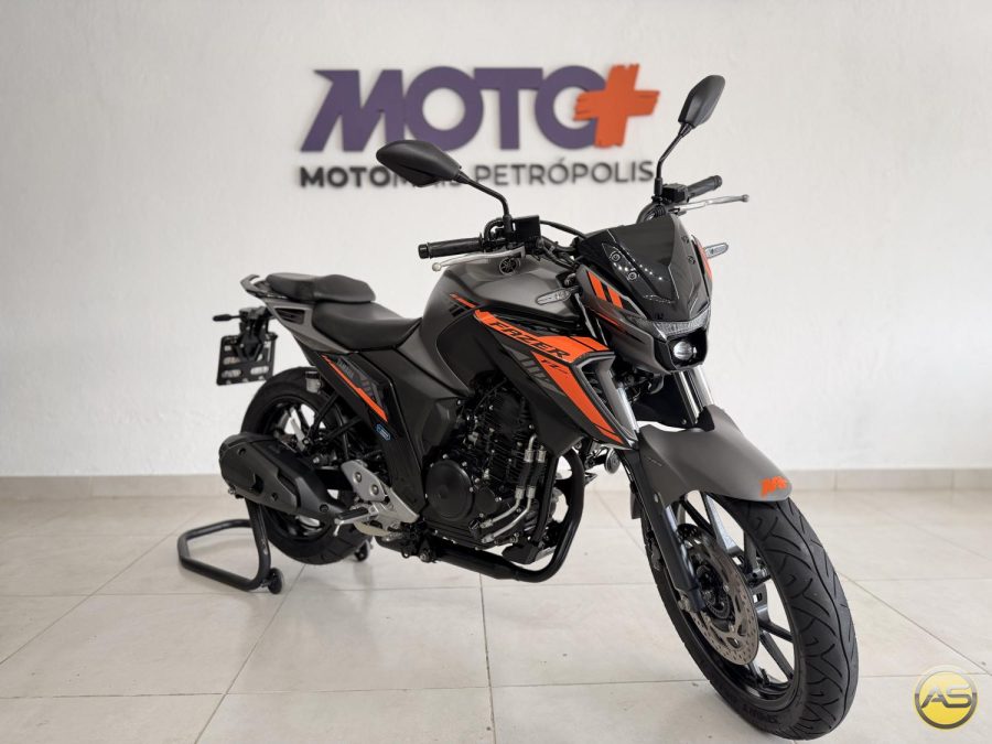 YAMAHA FZ25 - foto 1
